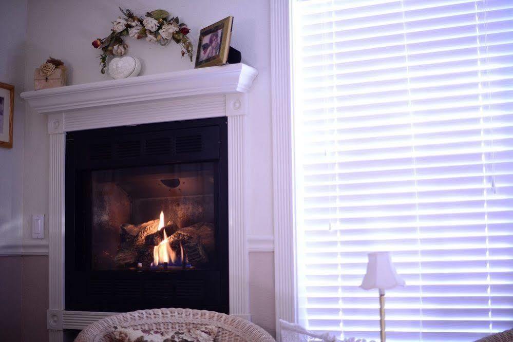 Hounds Tooth Bed & Breakfast Oakhurst