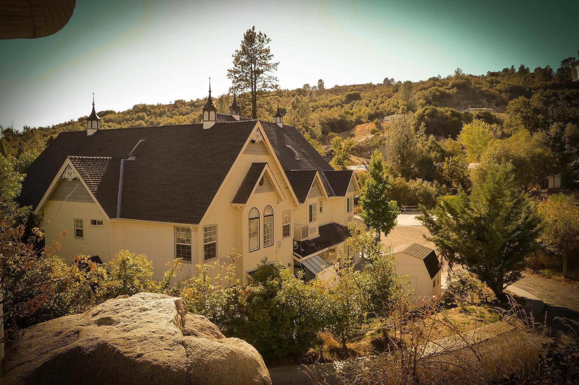 Hounds Tooth Bed & Breakfast 4*