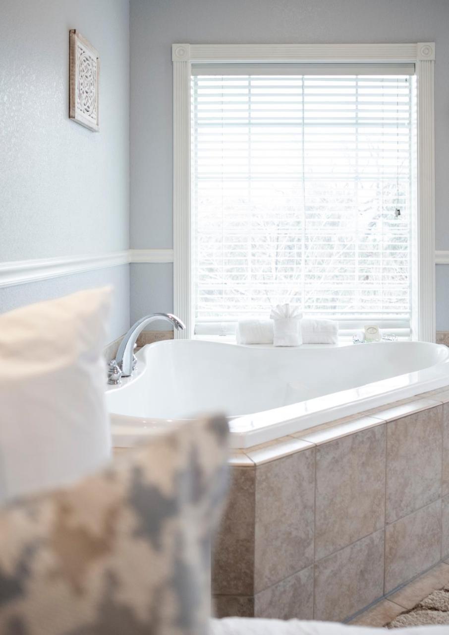 Hounds Tooth Bed & Breakfast Oakhurst