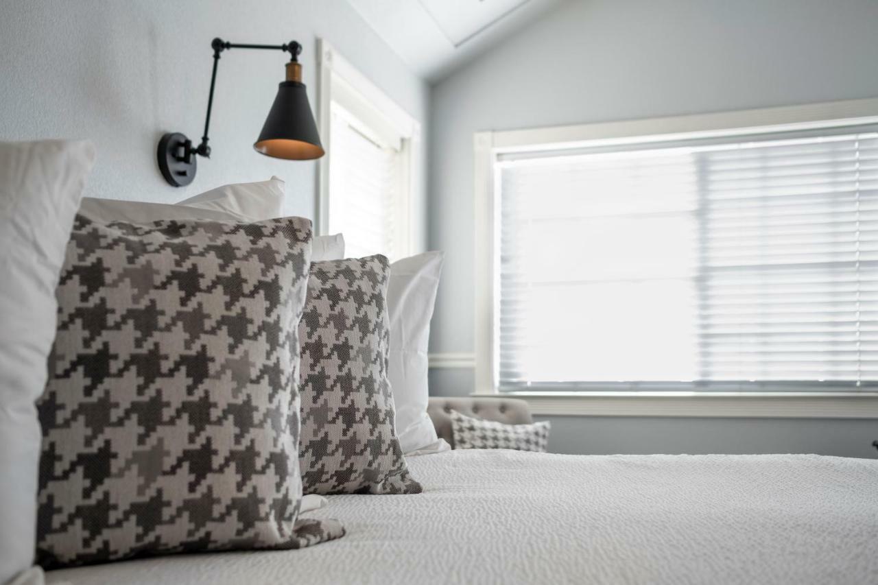 Hounds Tooth