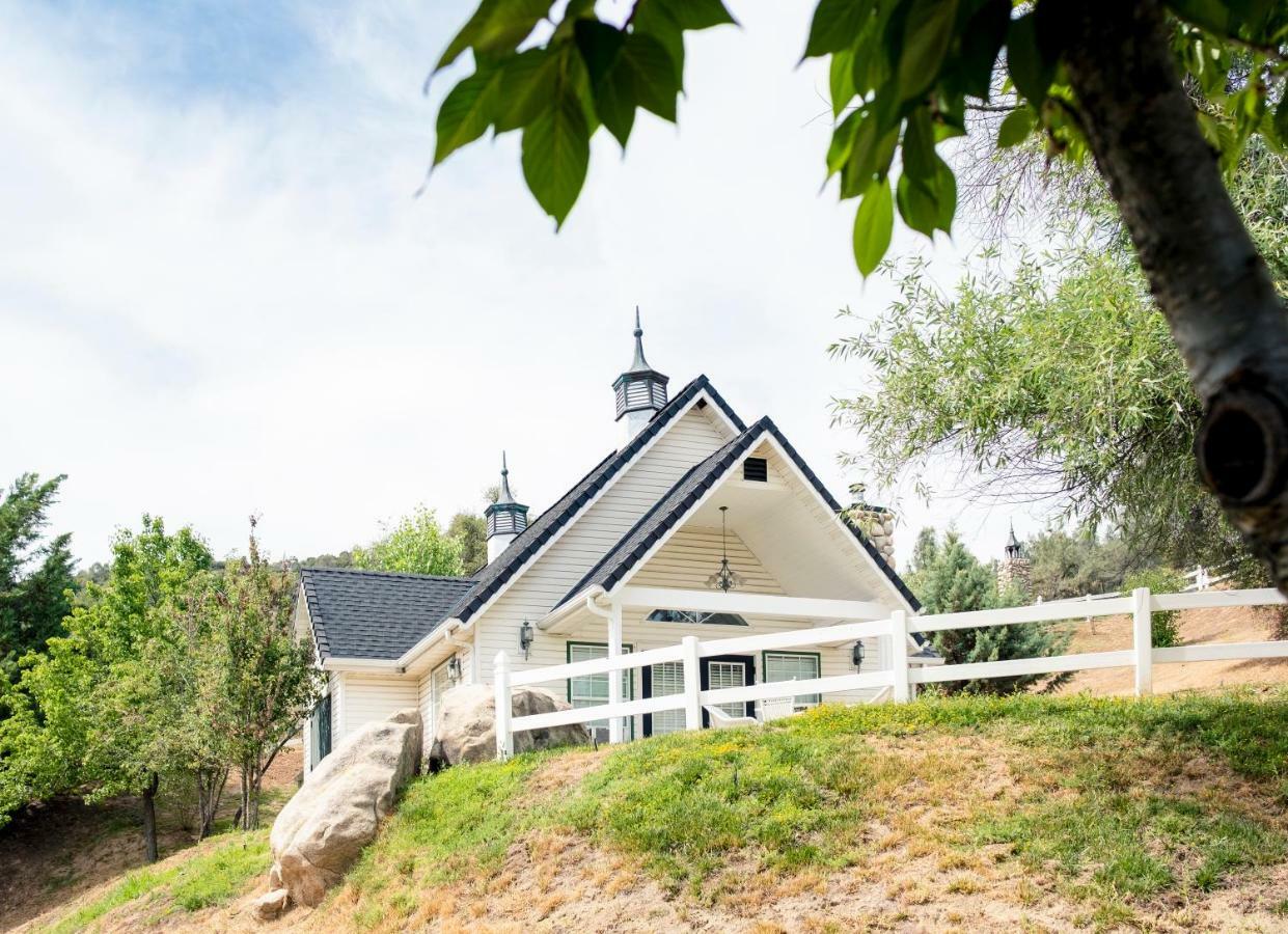 Bed & Breakfast Hounds Tooth 4*
