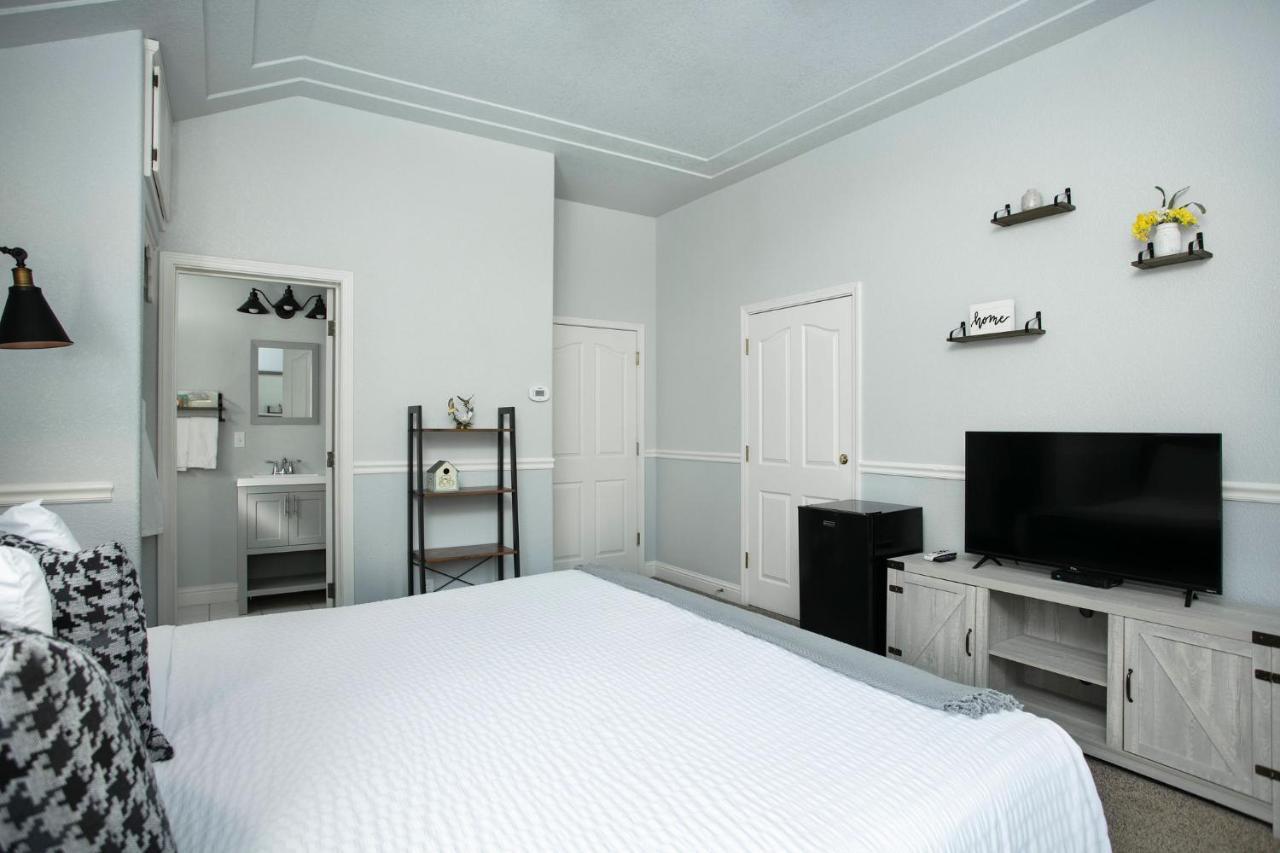 Bed & Breakfast Hounds Tooth 4*