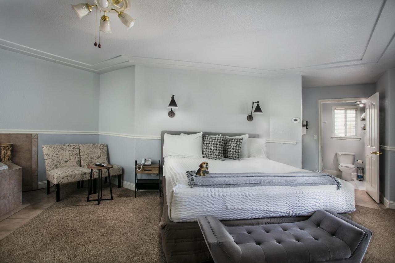 Hounds Tooth 4* Oakhurst
